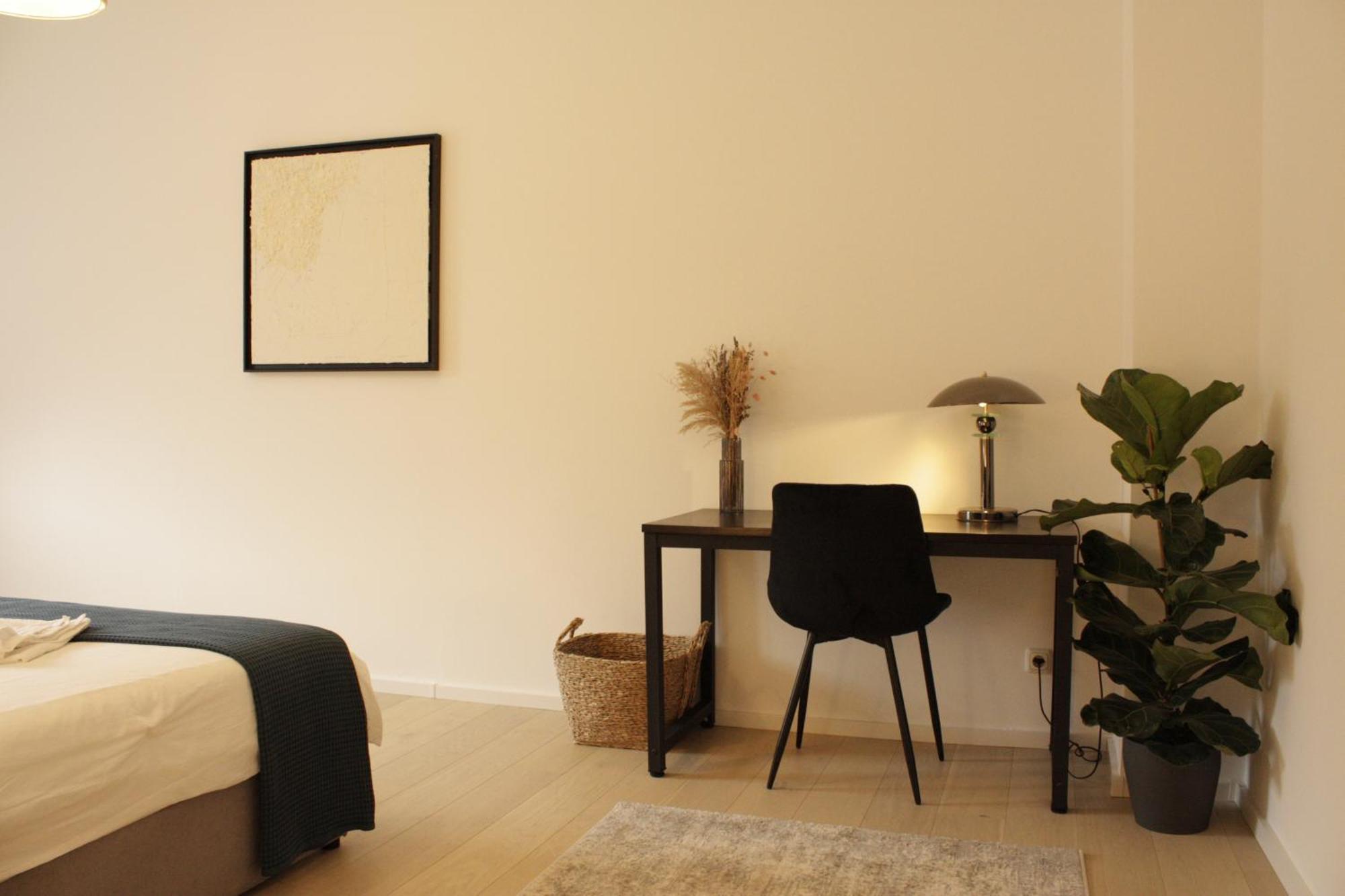 Spacestays Designer Apartment Netflix Wifi Playstation 4 Balkon Есен Екстериор снимка